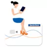 Frau sitzt auf unserer 2 in 1 Bankcard